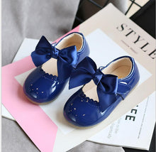 Load image into Gallery viewer, Newest Summer Kids Shoes 2020 Fashion Leathers Sweet Children Sandals For Girls Toddler Baby Breathable PU Out Bow Shoes